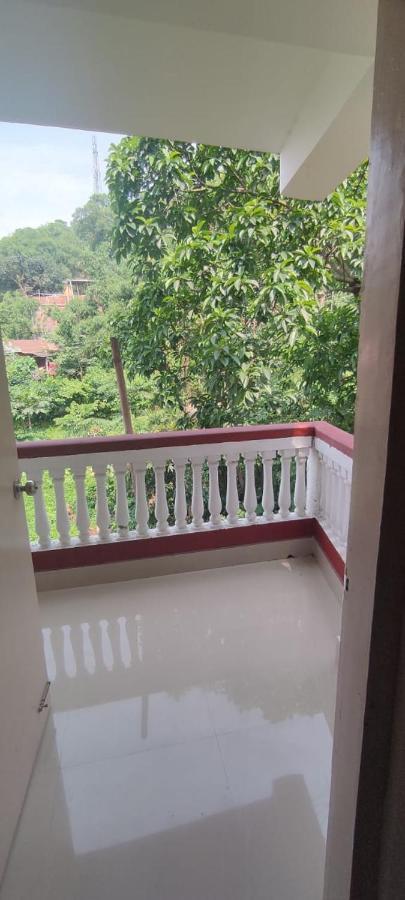 Hilltop Lodge Guwahati Zewnętrze zdjęcie