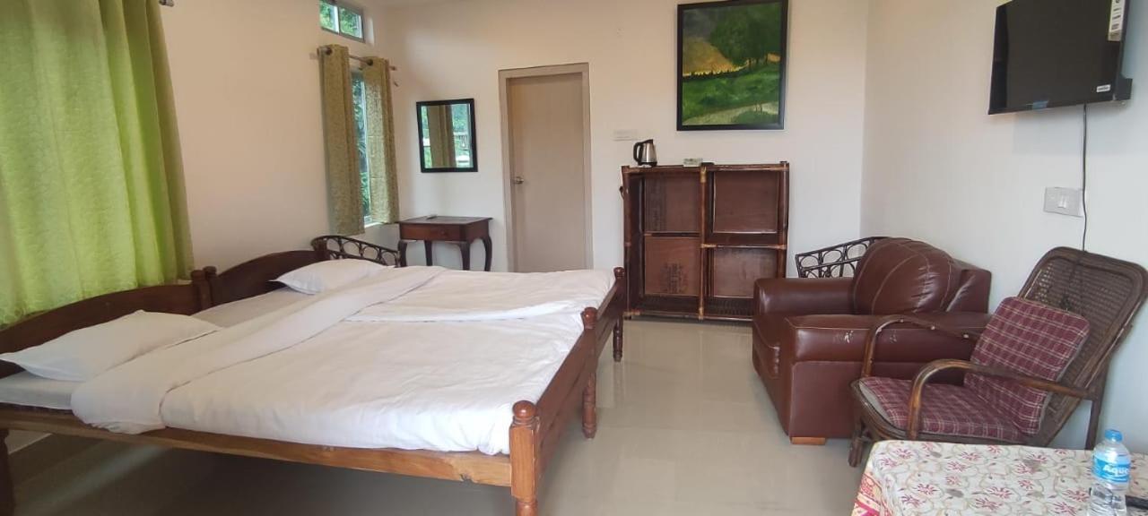 Hilltop Lodge Guwahati Pokój zdjęcie