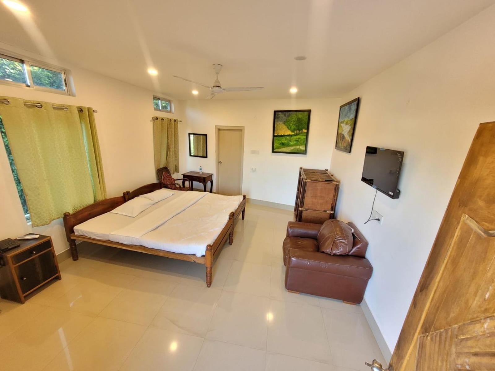 Hilltop Lodge Guwahati Zewnętrze zdjęcie