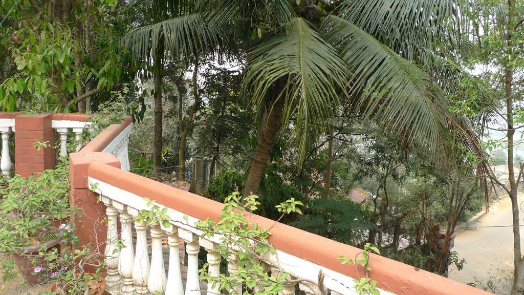 Hilltop Lodge Guwahati Zewnętrze zdjęcie