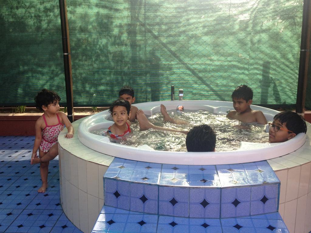Hilltop Lodge Guwahati Pokój zdjęcie