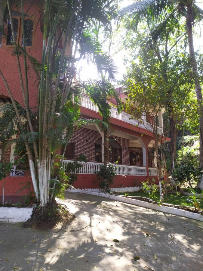 Hilltop Lodge Guwahati Zewnętrze zdjęcie